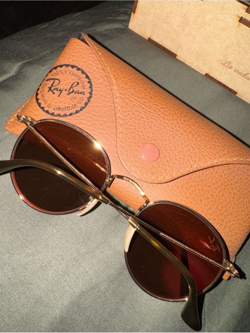 Ray-Ban Men’s Round Metal Sunglasses in Gold with pink Lenses